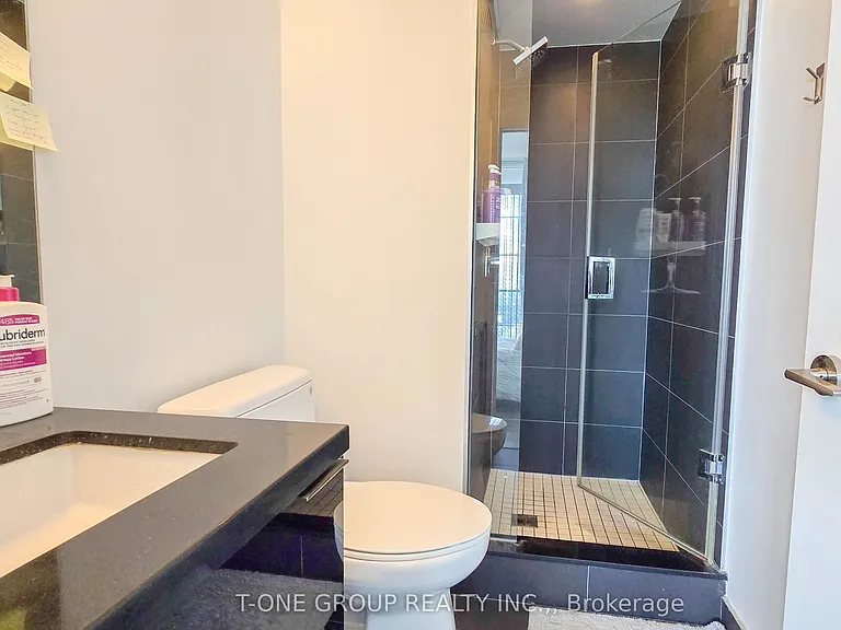 8 Eglinton Ave E #4208 — Photo 4