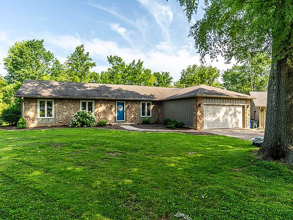 3rd image of 301 Atwood Dr