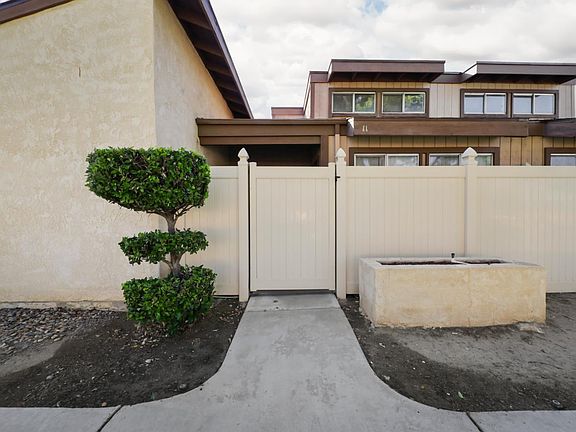 2nd image of 5100 Dunsmuir Rd APT 11