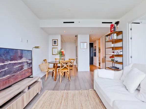 429 Kent Avenue image 5 of 18