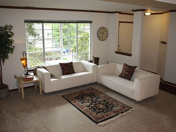 5th image of 13702 178th Ave NE