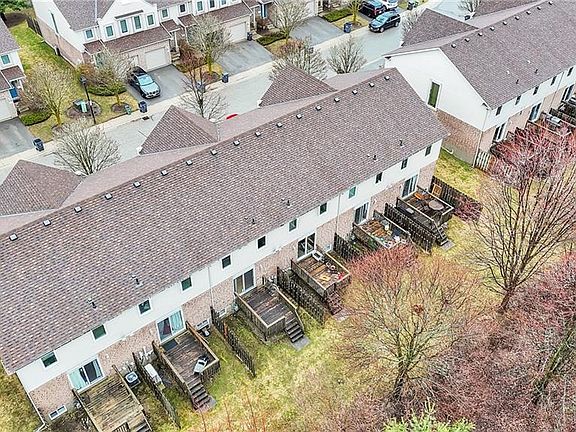 3rd image of 26 Roehampton Cres