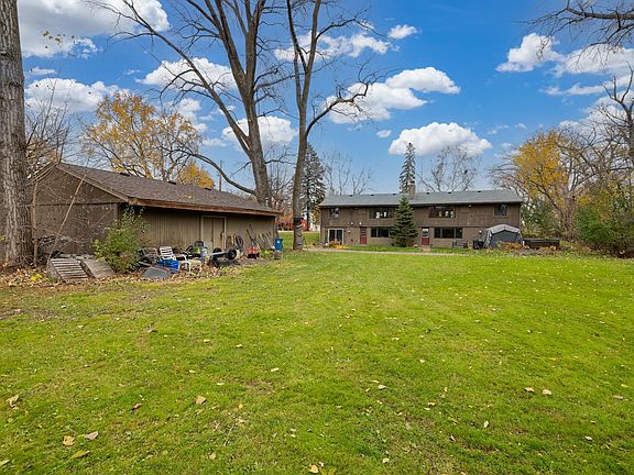 2nd image of 115 Peninsula Rd