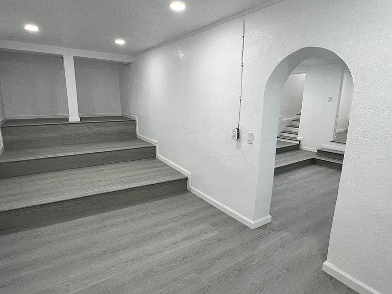 1241 Laverock Ln — Photo 13