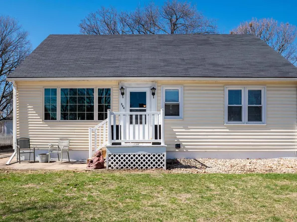 304 N Magnolia St, Elmwood, IL 61529