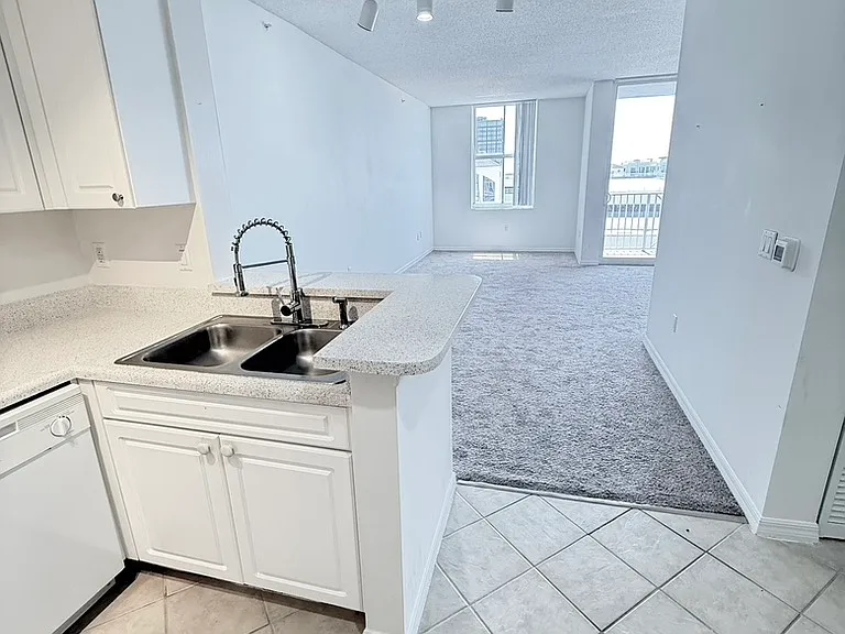 255 Evernia St #615 — Photo 1