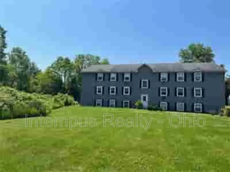 3805 Indian Run Dr #8