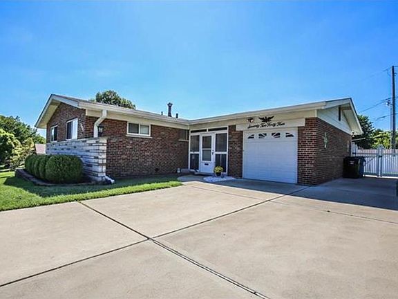 2nd image of 7244 Waterford Dr