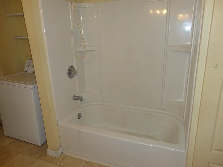 138 Hecla St #2 — Photo 4