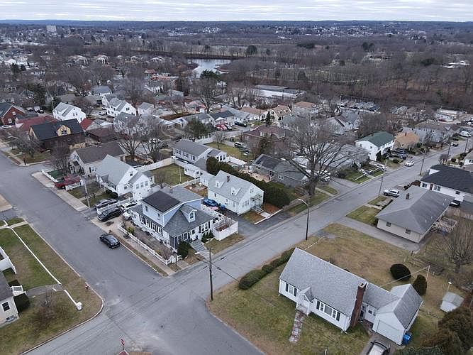 1st image of 162 Bracken St