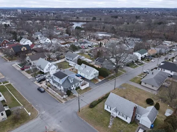 162 Bracken St, Cranston, RI 02920