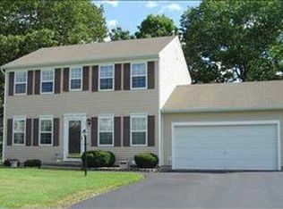 10 Falcon Chase, Rensselaer, NY 12144