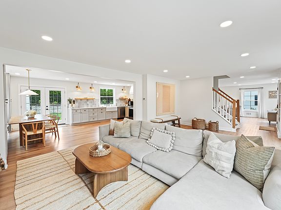 4th image of 2156 Terrace Pl