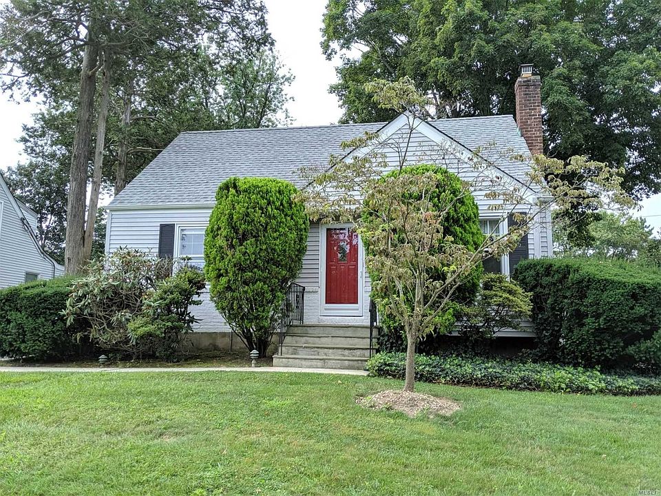 1st image of 10 S Yew St