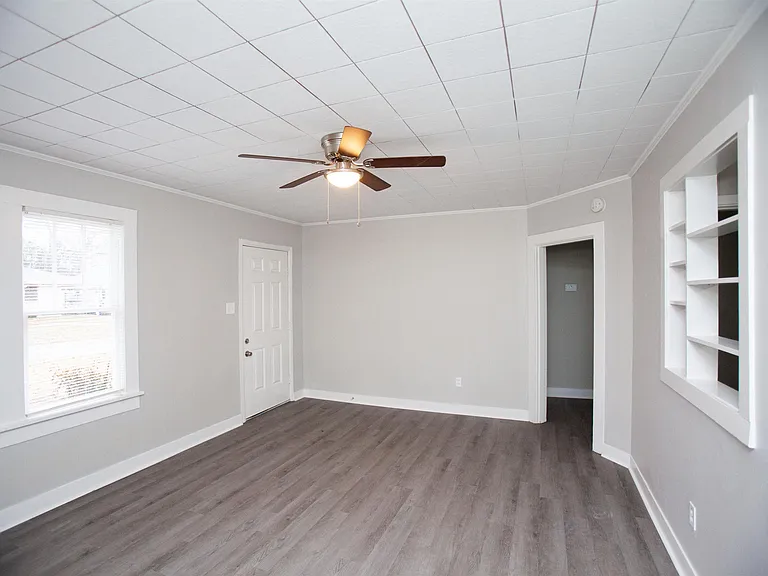 4701 Atkins St — Photo 4