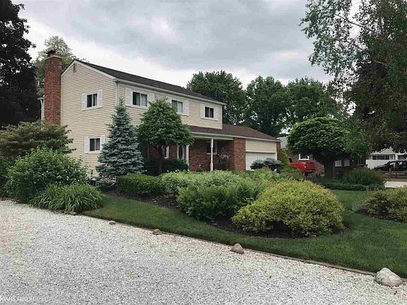 4th image of 558 Shady Ln