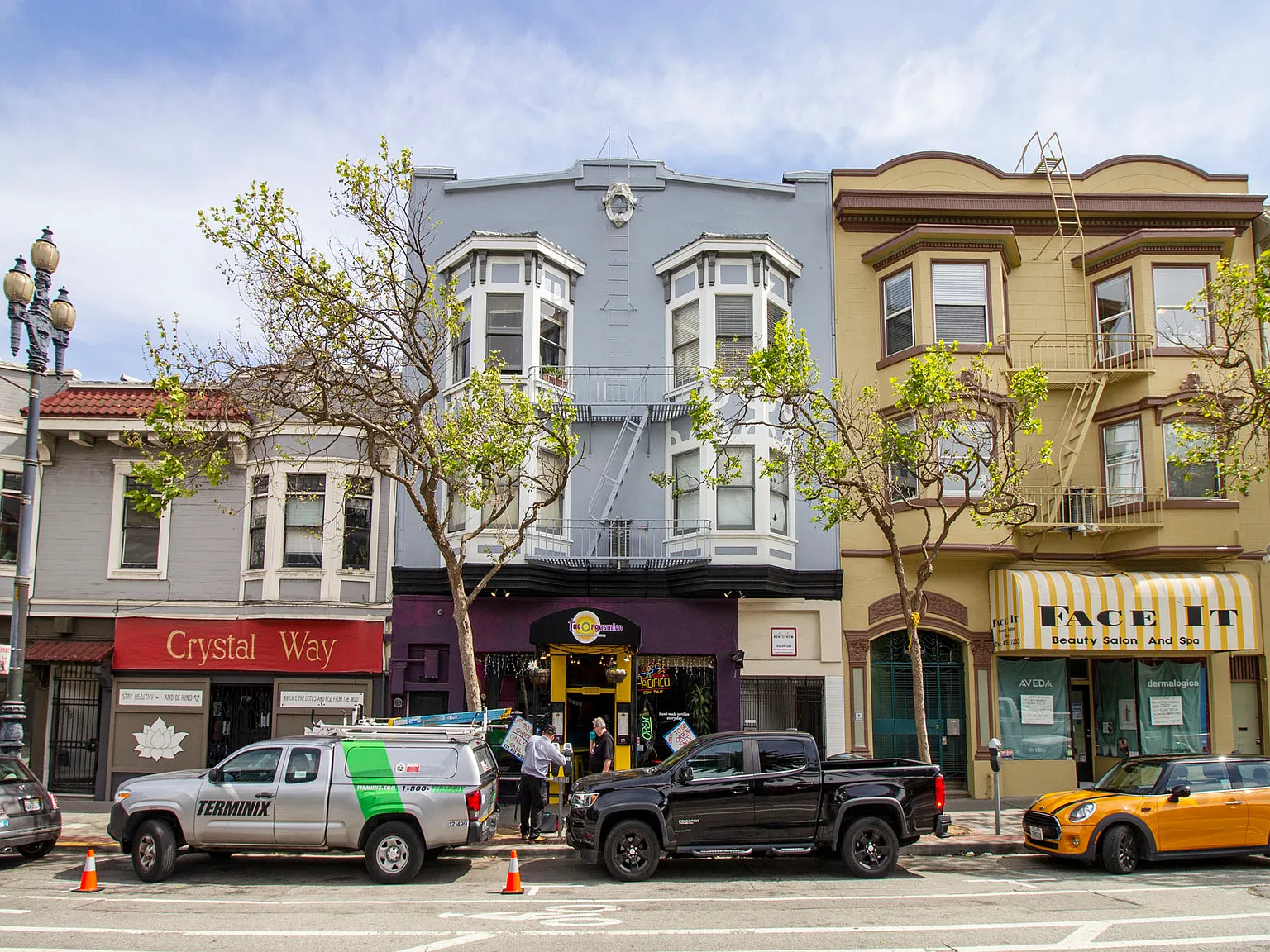 2339 Market — Photo 2