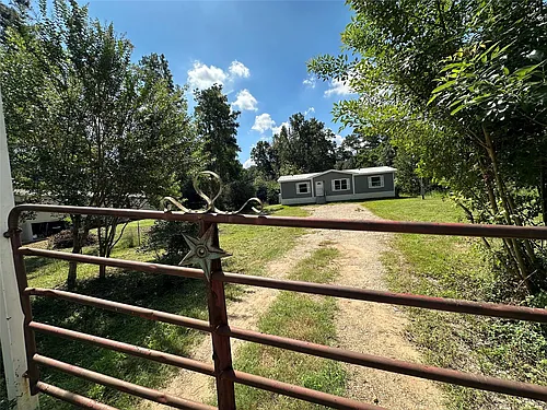 18143 Breezy Dr Photo 1
