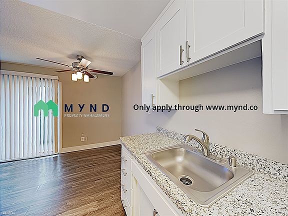 4th image of 1025 35th Ave APT 13