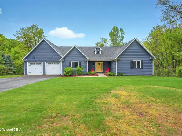 18 Kitchell Lane, Queensbury, NY 12804