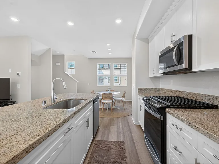 40379 Melrose Dr — Photo 2