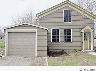105 W Hamilton St, Sackets Harbor, NY 13685
