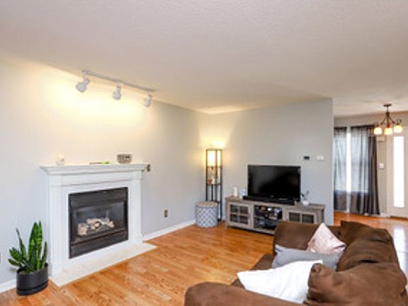 5th image of 2903 Rochester Ave