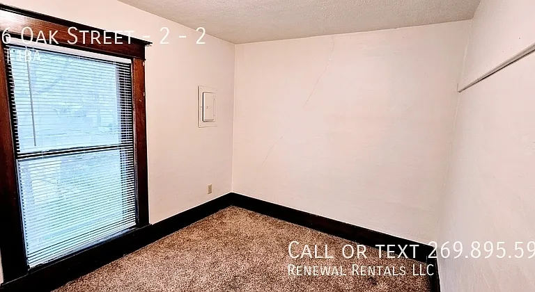 206 Oak St #2 — Photo 25