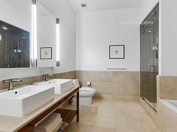 5th image of 42 E 20th St APT 2B