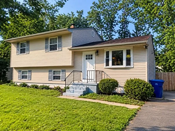 212 California Trl, Browns Mills, NJ 08015