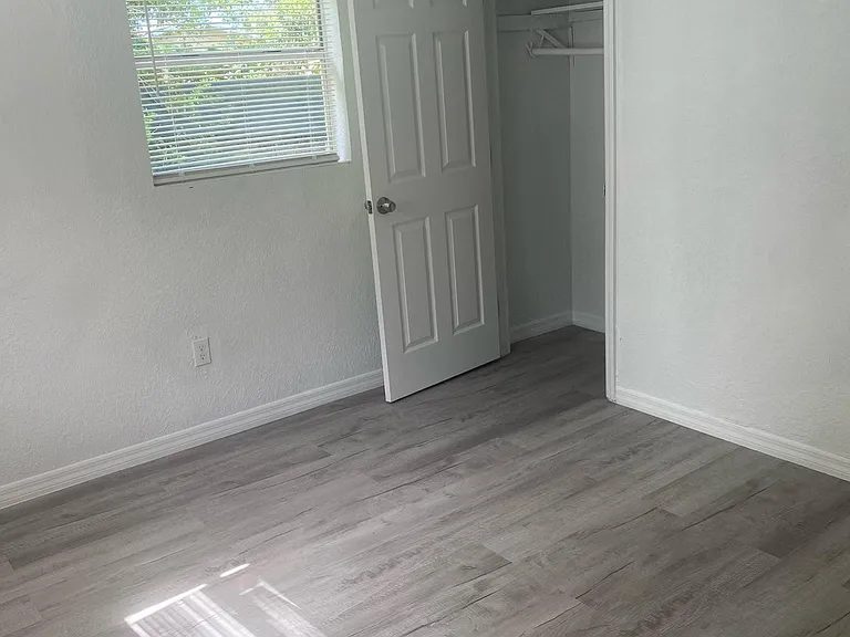 1214 Nobles Ter #B — Photo 6