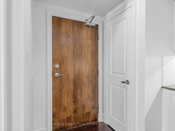 701 Sheppard Ave W #217, Toronto, ON M3H 0B2