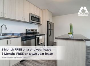 7 Walmer Rd #1DEN, Toronto, ON M5R 2W8