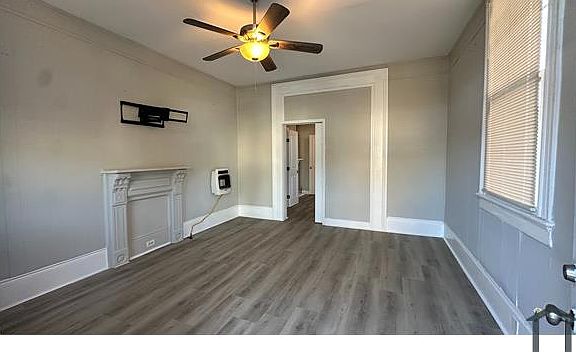 2nd image of 1502 Spain St