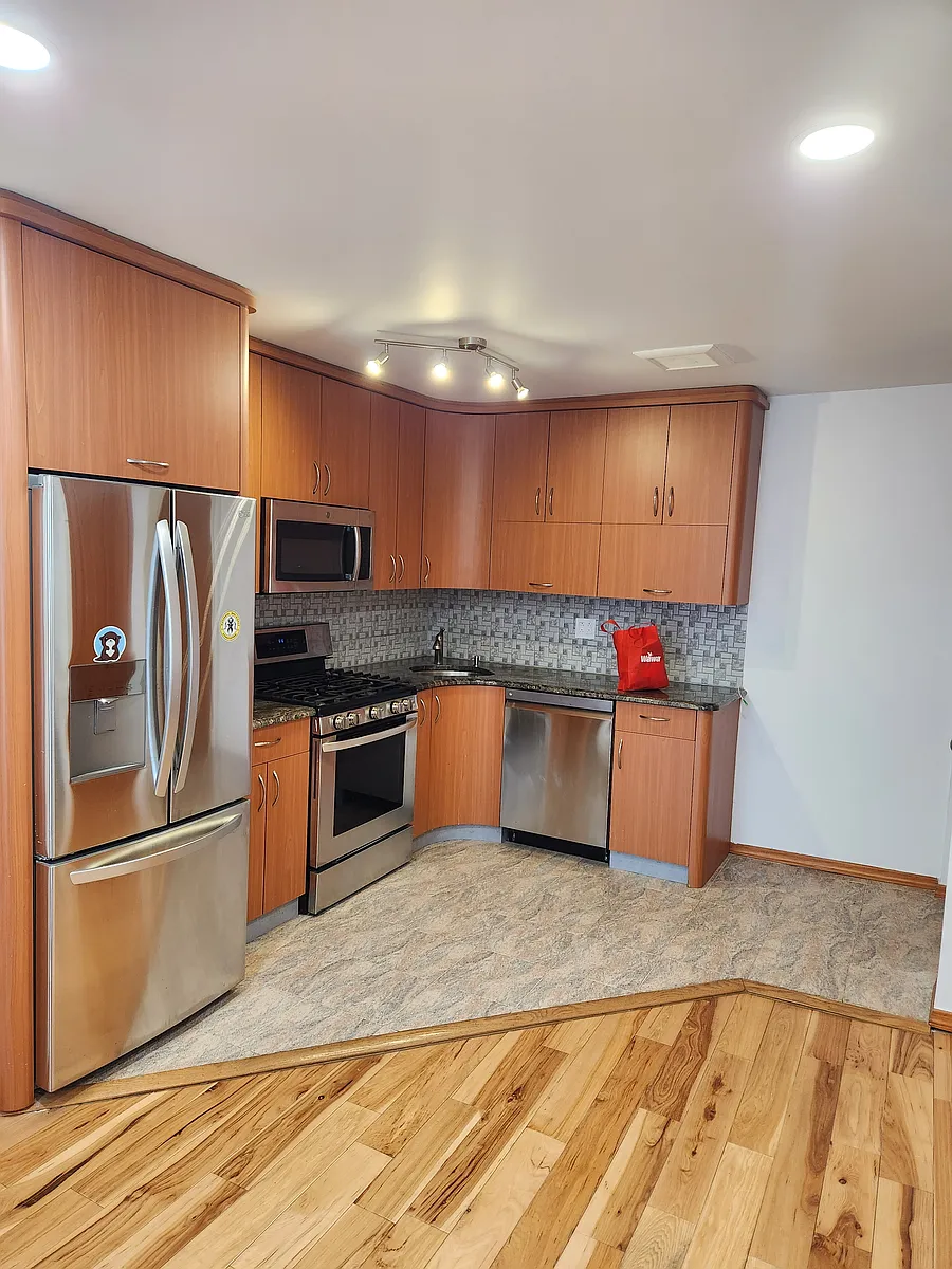 Building Photo - 2629 E 23rd St #3F
