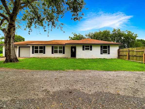 203 E Lance St, Madisonville, TX 77864