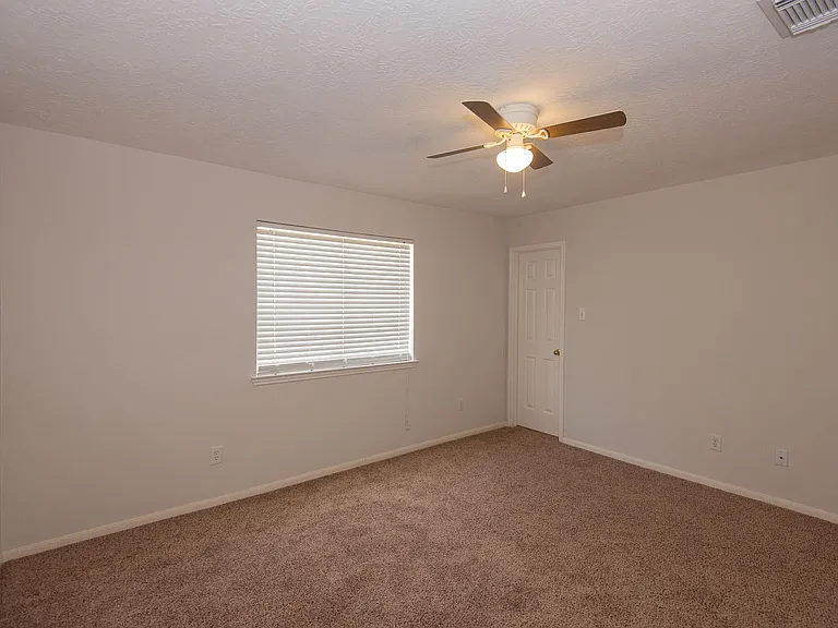 2207 Ames St — Photo 23