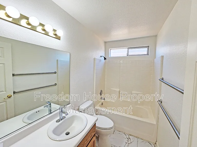 600 San Lorenzo St #D — Photo 18