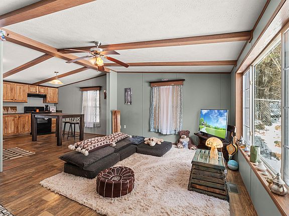 5th image of 62 Eastman Hill Road