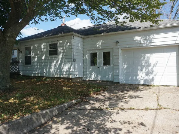 802 S Adams St, Wellsburg, IA 50680