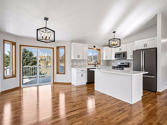 3rd image of 9693 Mill Trail Ln