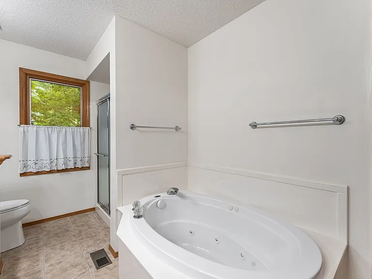 5 Ellesmere Ln — Photo 18