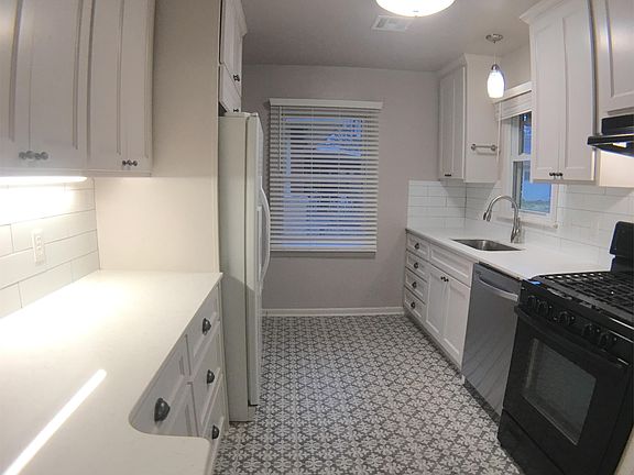 4th image of 1323 Dorchester Dr