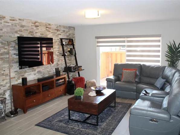 7201 Miami Lakes Dr APT B13, Hialeah, FL 33014