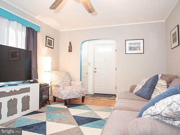 3rd image of 2502 Creighton Ave