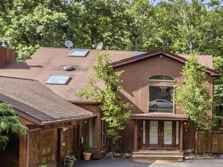 1 Brothers Ct — Photo 1