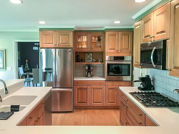 4th image of 8383 Bailey Dr SE