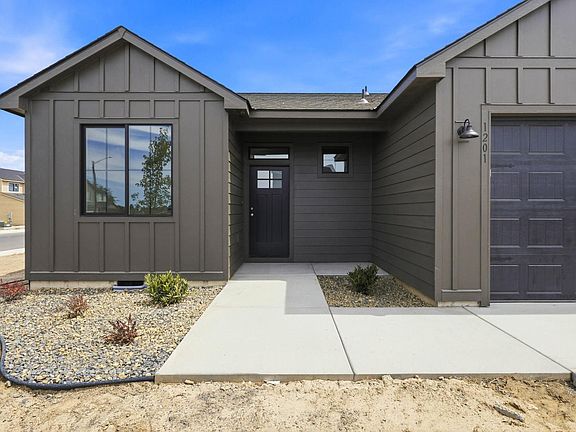 3rd image of 1201 Topaz Ave