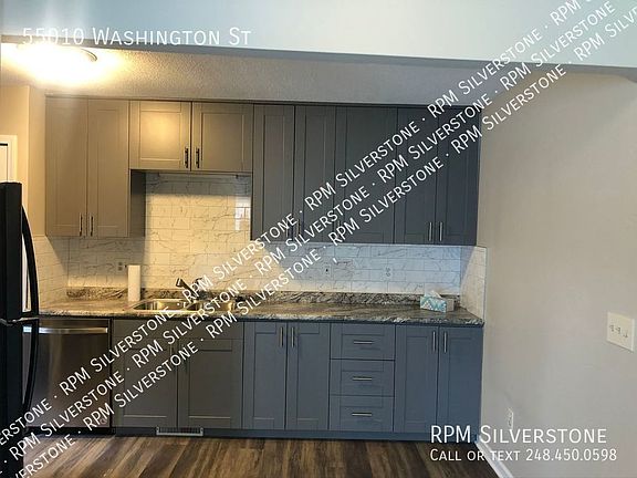 5th image of 55010 Washington Dr