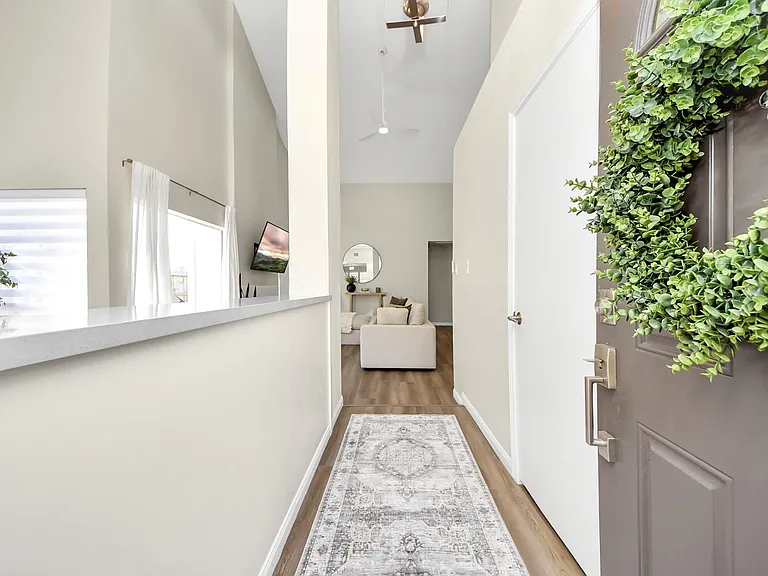 18019 Autumn Hills Dr — Photo 5